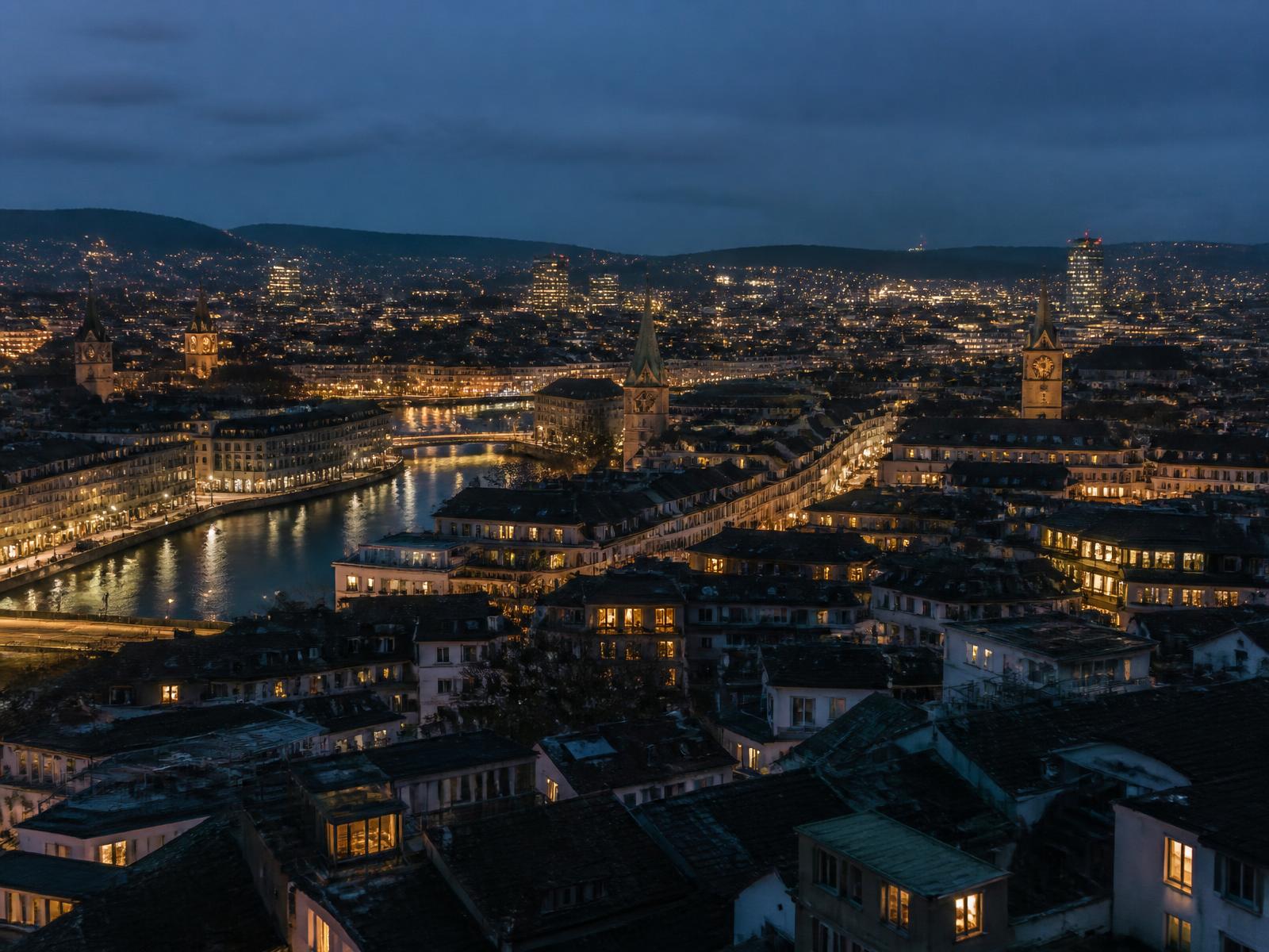 Zürcher Dächer und die Limmat in der blauen Stunde